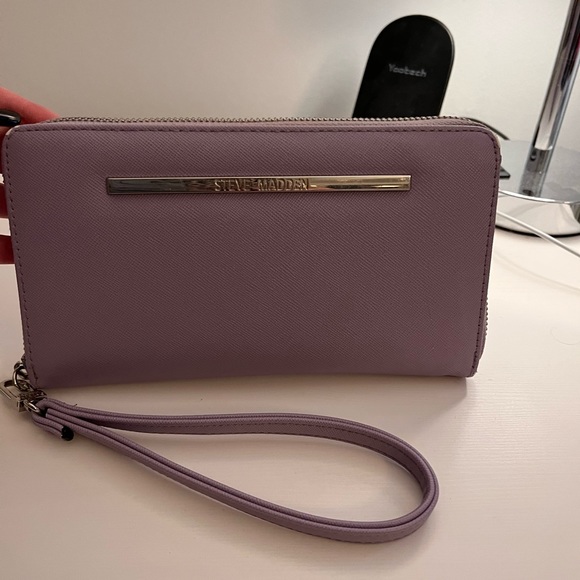 Steven madden wristlet, lavender, - Picture 3 of 5